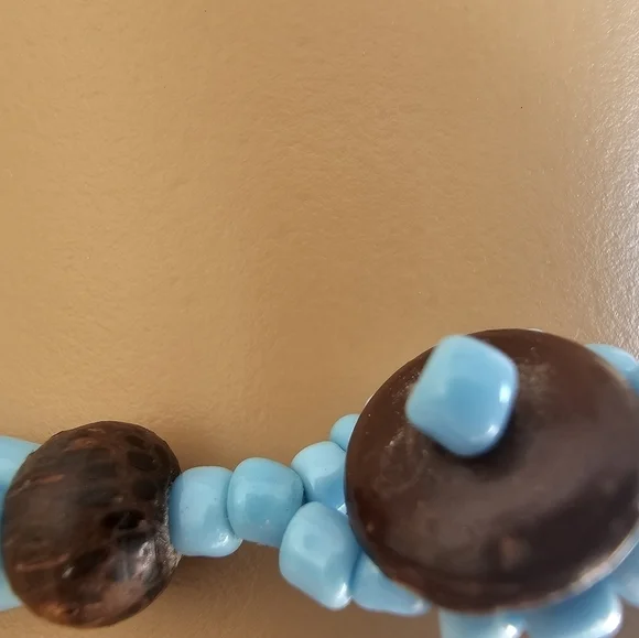 Clamshell Necklace - Picture 3 of 6